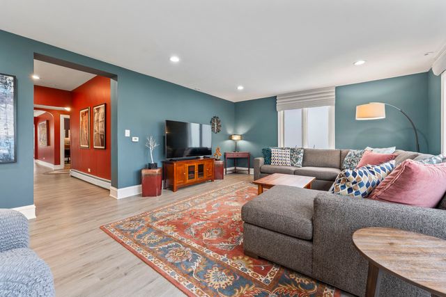 6628 N Onarga Avenue, Chicago, IL 60631