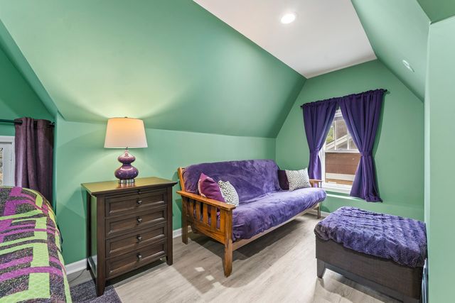 6628 N Onarga Avenue, Chicago, IL 60631
