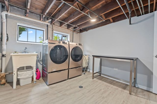 6628 N Onarga Avenue, Chicago, IL 60631
