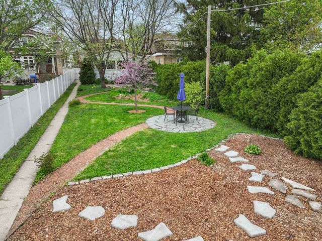 6628 N Onarga Avenue, Chicago, IL 60631