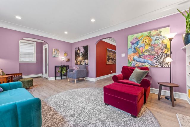 6628 N Onarga Avenue, Chicago, IL 60631