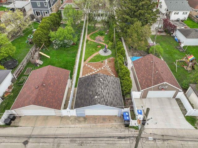 6628 N Onarga Avenue, Chicago, IL 60631