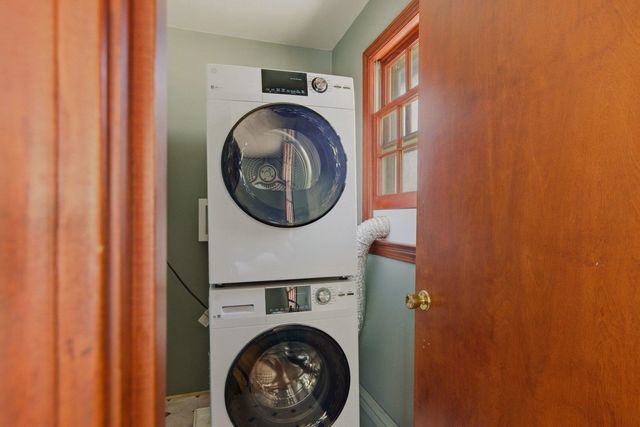 161 Beech Ridge Road, Eliot, ME 03903