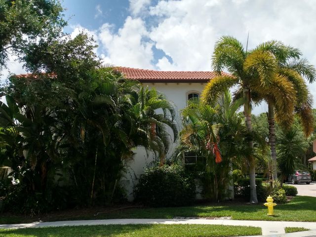 521 Tomahawk Court, Palm Beach Gardens, FL 33410