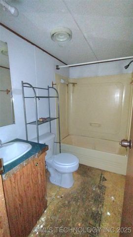 235 S Cherokee, Stilwell, OK 74960