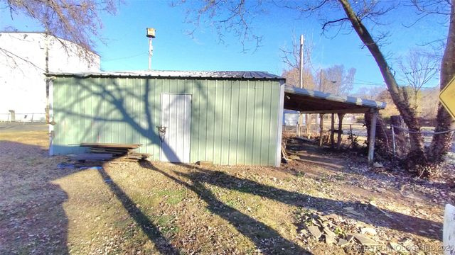 235 S Cherokee, Stilwell, OK 74960