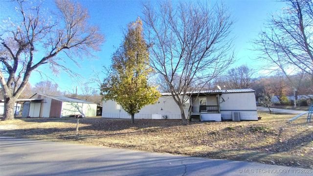 235 S Cherokee, Stilwell, OK 74960