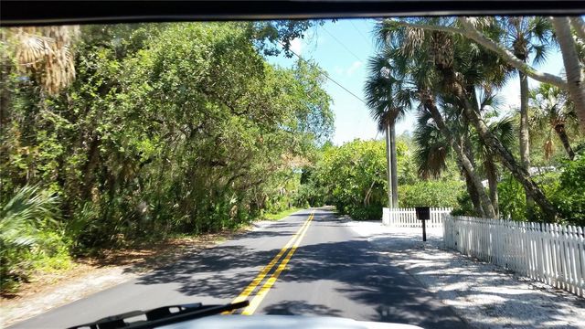 2539 QUAIL TERRACE, Port Charlotte, FL 33981