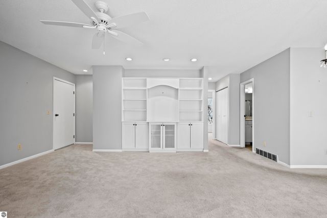 7177 Cherrywood Court, Traverse City, MI 49686