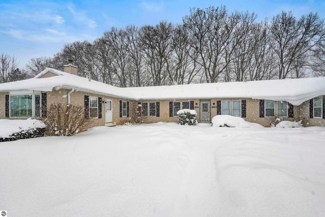 7177 Cherrywood Court, Traverse City, MI 49686