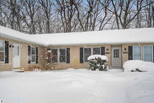 7177 Cherrywood Court, Traverse City, MI 49686