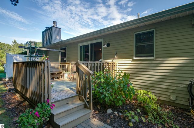 7177 Cherrywood Court, Traverse City, MI 49686