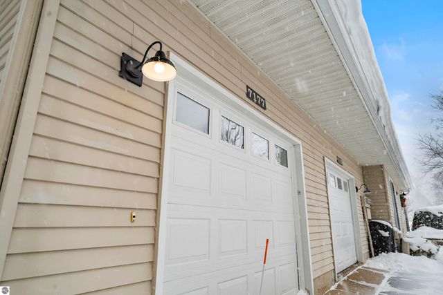 7177 Cherrywood Court, Traverse City, MI 49686