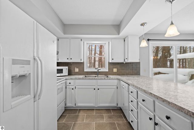 7177 Cherrywood Court, Traverse City, MI 49686