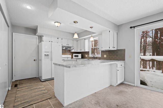 7177 Cherrywood Court, Traverse City, MI 49686