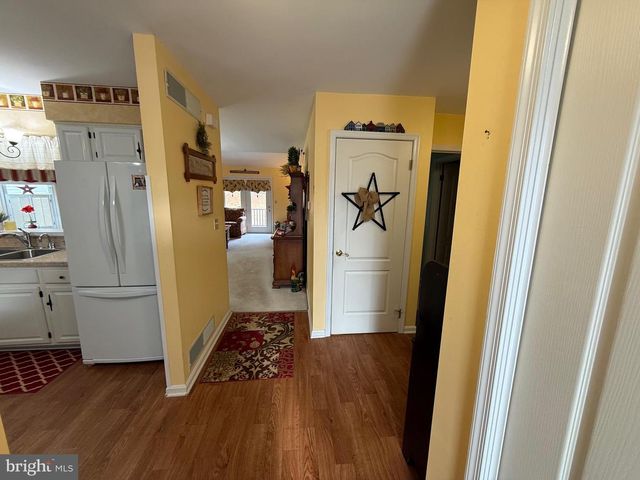 1069 COUNTRY HILL DR, Harrisburg, PA 17111