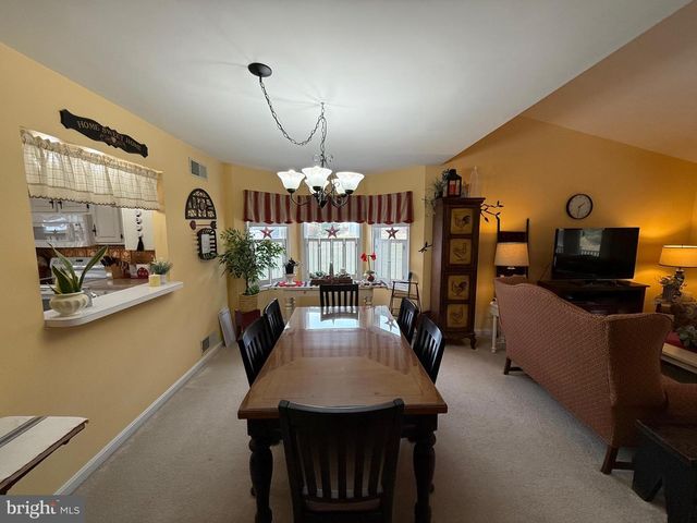 1069 COUNTRY HILL DR, Harrisburg, PA 17111