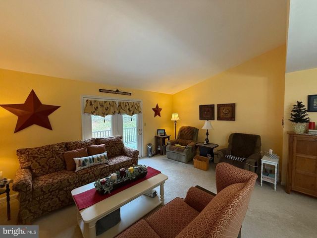 1069 COUNTRY HILL DR, Harrisburg, PA 17111