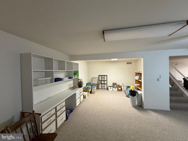 1069 COUNTRY HILL DR, Harrisburg, PA 17111