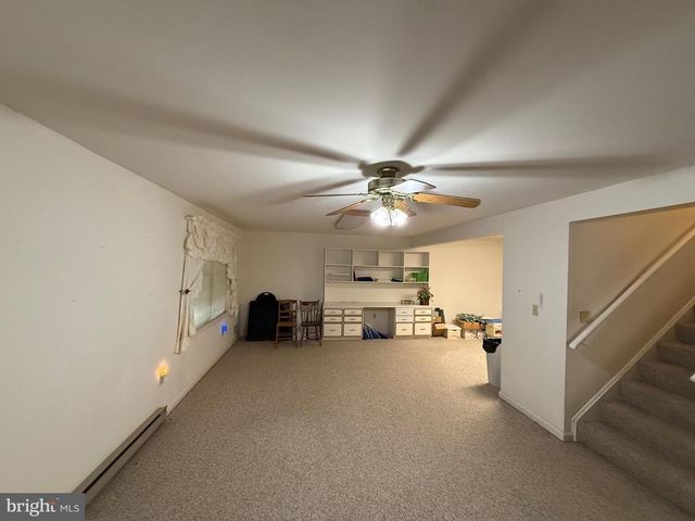 1069 COUNTRY HILL DR, Harrisburg, PA 17111