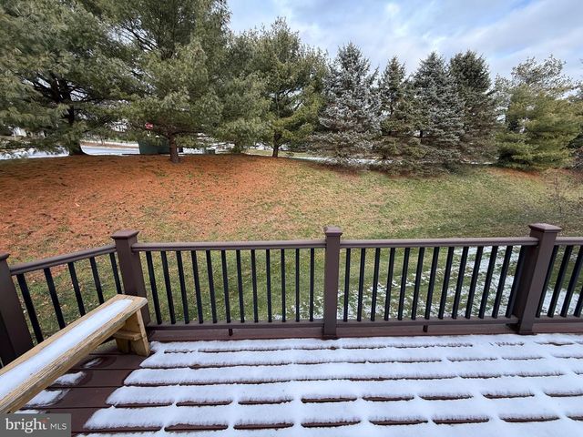 1069 COUNTRY HILL DR, Harrisburg, PA 17111