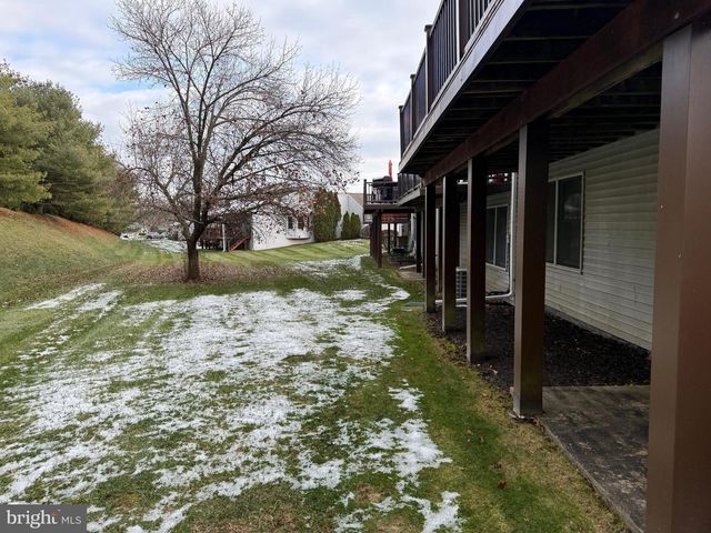 1069 COUNTRY HILL DR, Harrisburg, PA 17111