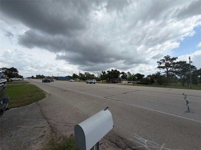 2212 S Highway 288b, Angleton, TX 77515