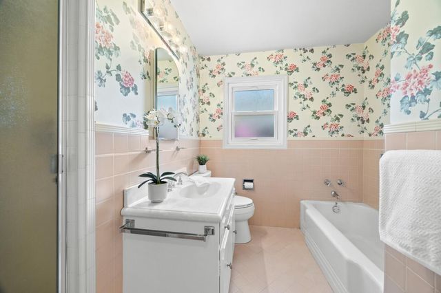 1513 Edinburgh St., San Mateo, CA 94402
