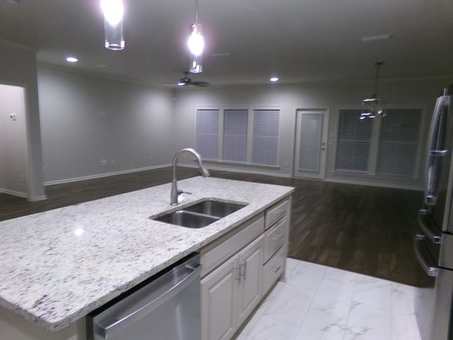 106 Pinewood Ln, Dothan, AL 36305