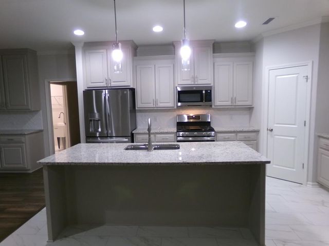 106 Pinewood Ln, Dothan, AL 36305
