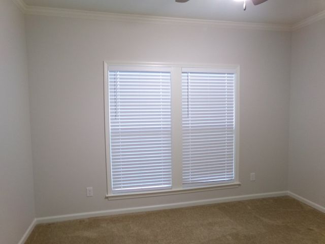 106 Pinewood Ln, Dothan, AL 36305