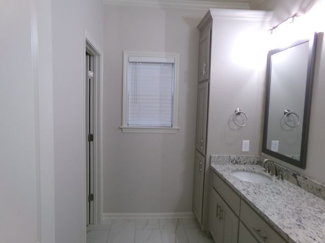 106 Pinewood Ln, Dothan, AL 36305