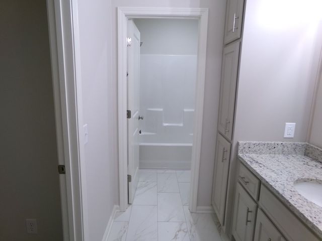 106 Pinewood Ln, Dothan, AL 36305