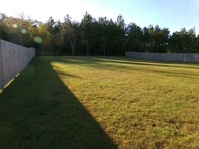 106 Pinewood Ln, Dothan, AL 36305