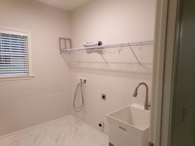 106 Pinewood Ln, Dothan, AL 36305