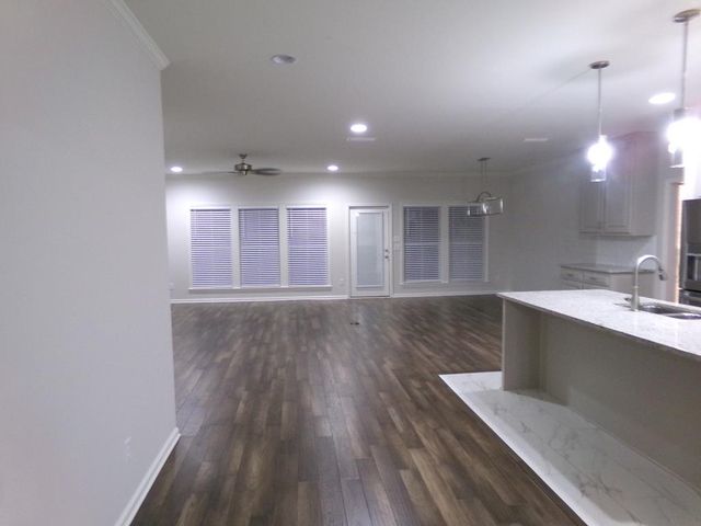 106 Pinewood Ln, Dothan, AL 36305