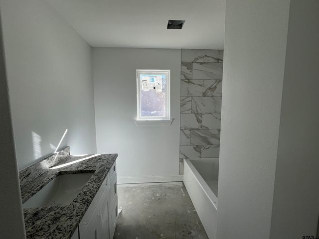 564 CR 2745, Mineola, TX 75773