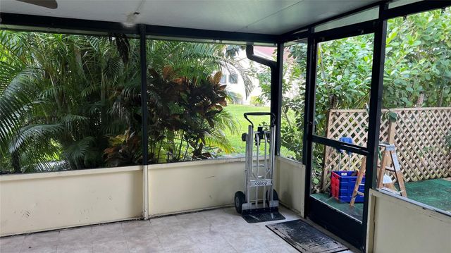 14 FLINT Way 14, Boynton Beach, FL 33426