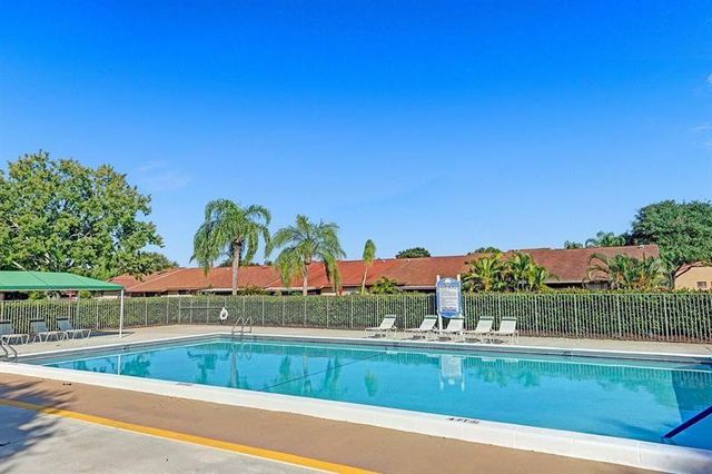 14 FLINT Way 14, Boynton Beach, FL 33426