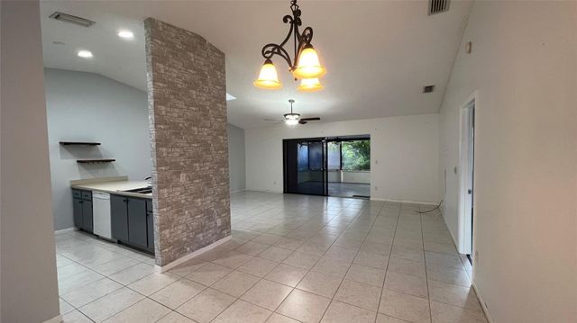 14 FLINT Way 14, Boynton Beach, FL 33426