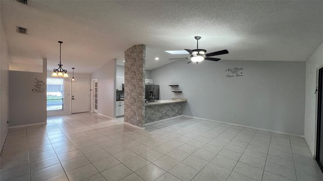 14 FLINT Way 14, Boynton Beach, FL 33426