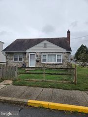 425 CENTER ST, Pottstown, PA 19464