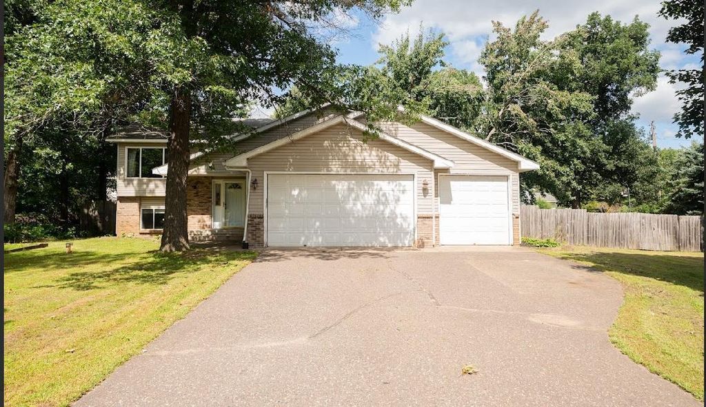 8231 242nd Lane NE, Linwood Twp, MN 55079