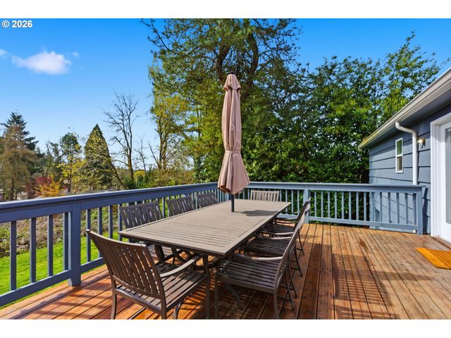 3734 Sw HAMILTON St, Portland, OR 97221