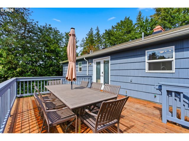 3734 Sw HAMILTON St, Portland, OR 97221