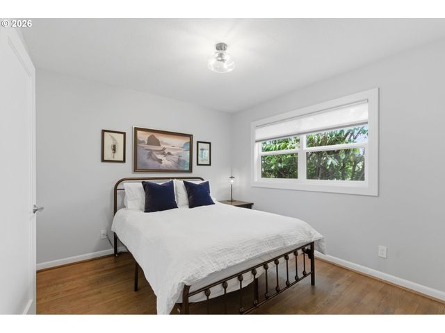 3734 Sw HAMILTON St, Portland, OR 97221