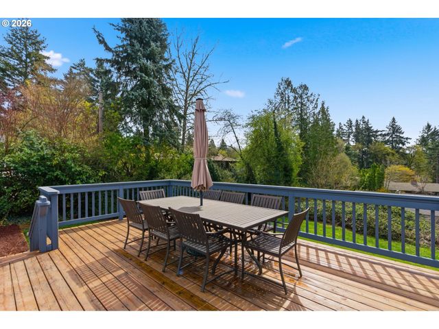 3734 Sw HAMILTON St, Portland, OR 97221