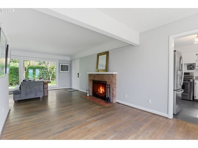 3734 Sw HAMILTON St, Portland, OR 97221