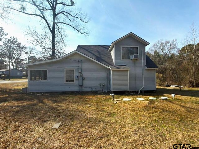 20369 Parkside Dr, Chandler, TX 75758