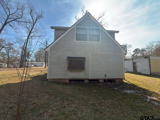 20369 Parkside Dr, Chandler, TX 75758